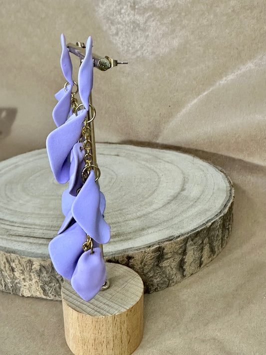 Brinco pétalas lilás