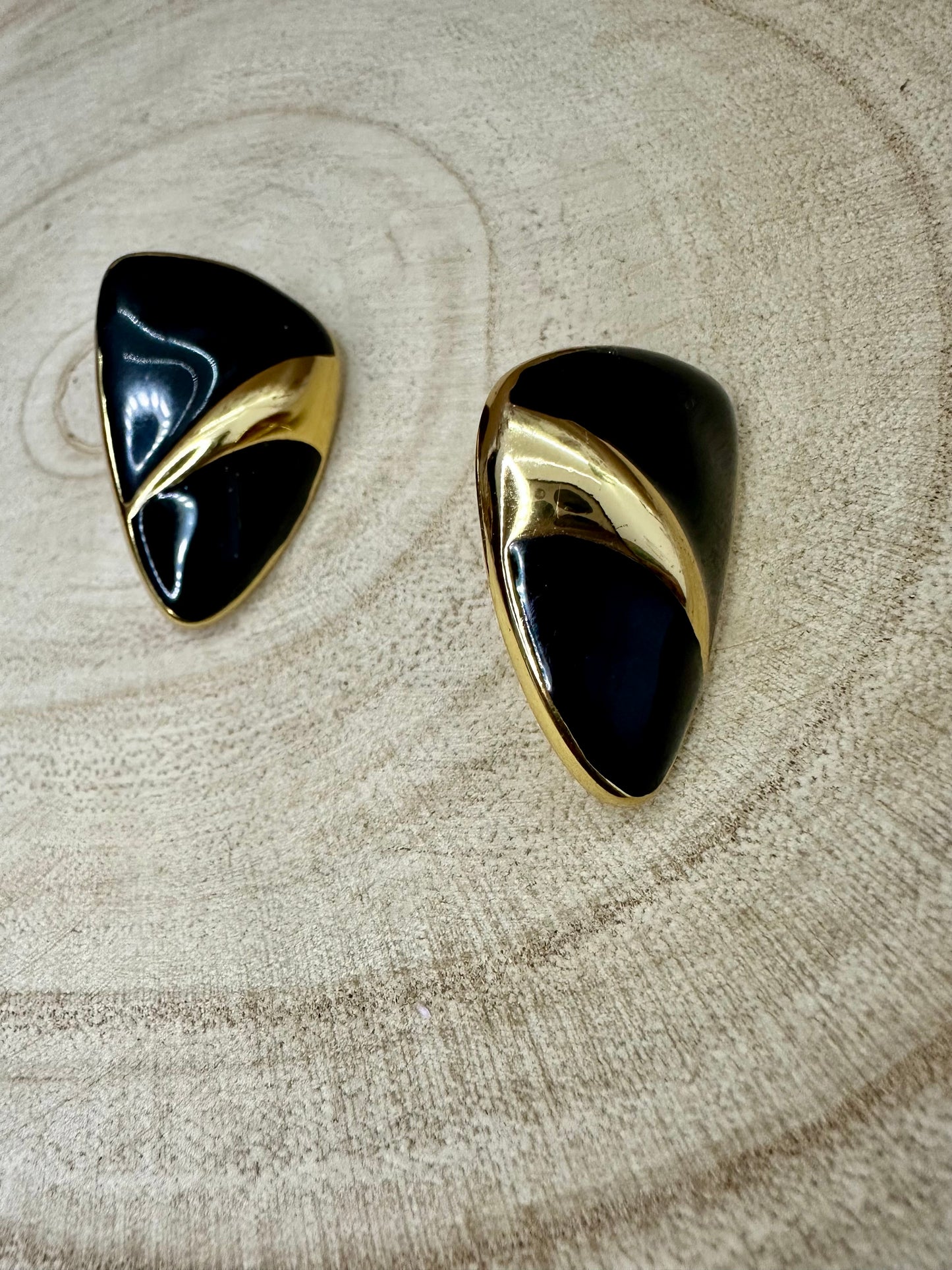 Brinco Noite Dourada