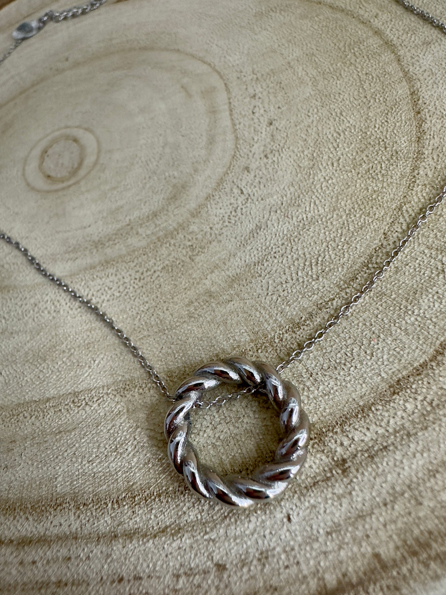 Colar Circulo Infinito