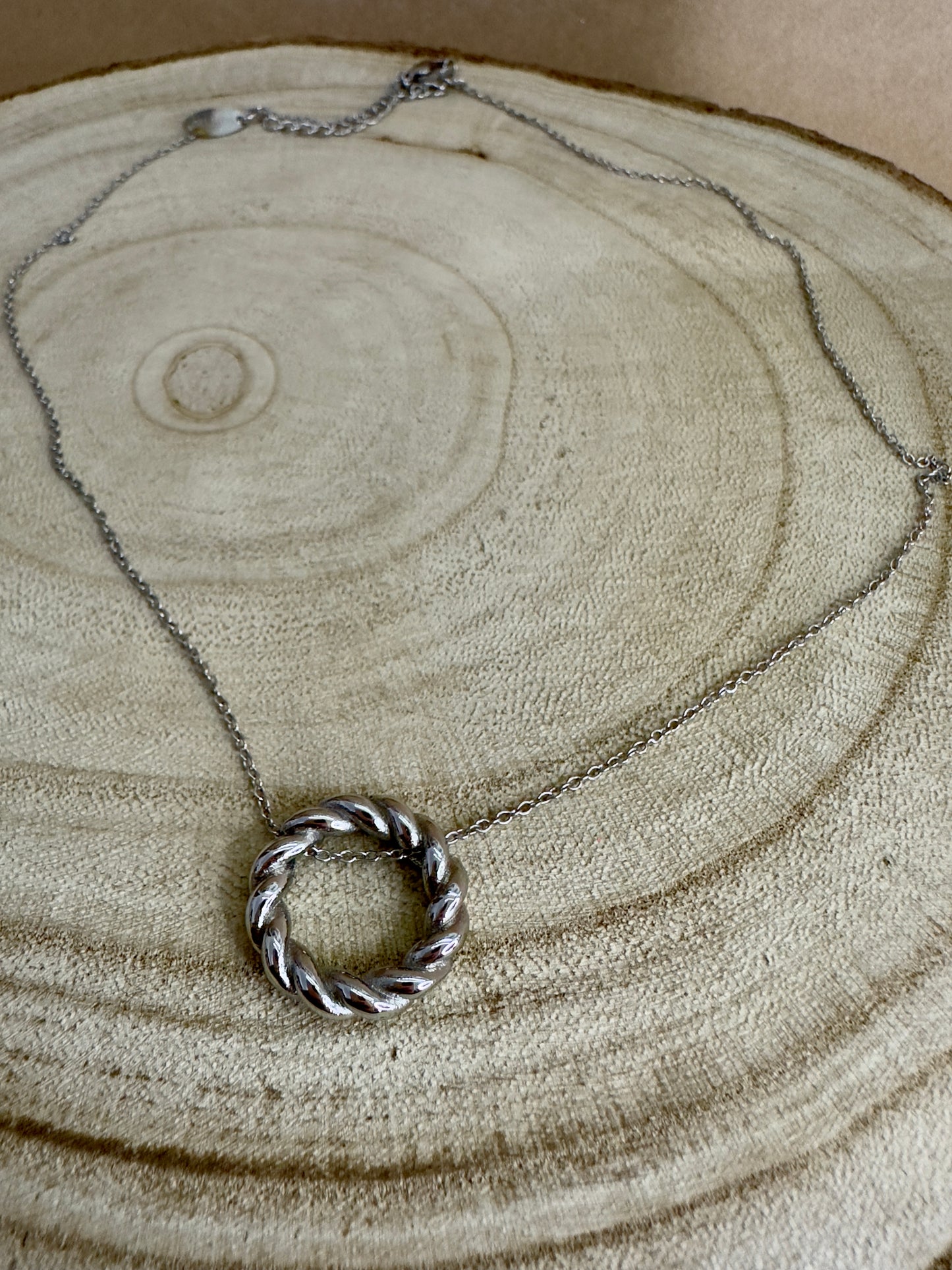 Colar Circulo Infinito